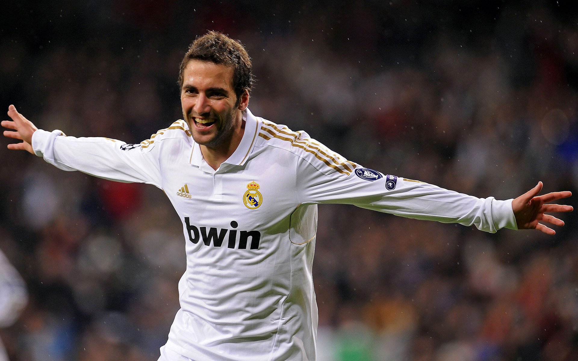 开云娱乐官网-那些夺冠夜里的“激动人心”故事，夺冠中让人感动的细节